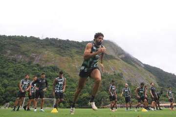 Com Diego Costa, Botafogo divulga relacionados para enfrentar o Cruzeiro pelo Brasileirão