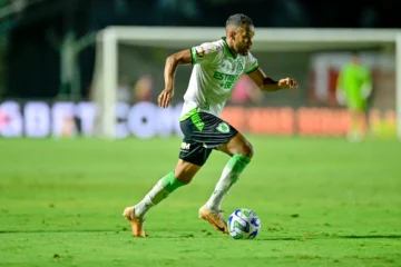 América-MG anuncia rescisão de contrato do atacante Everaldo, ex-Corinthians