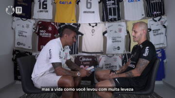 Ídolos do Corinthians se emocionam em despedida de Fábio Santos; assista ao vídeo