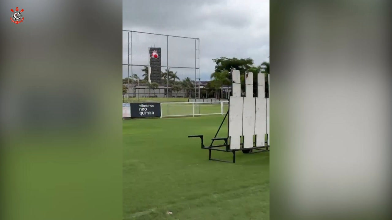 Rojas e Romero treinam faltas no Corinthians; veja as cobranças