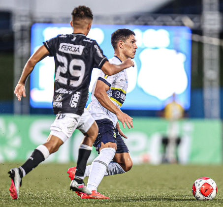 Já o Santo André vive um drama no Paulista. O time comandado por Márcio Fernandes ocupa a última posição geral do torneio, com apenas cinco pontos conquistados. Apesar disso, a equipe ainda tem chance de se classificar para a fase seguinte pelo grupo A, já que possui cinco pontos, dois a menos em relação à segunda colocada Portuguesa
