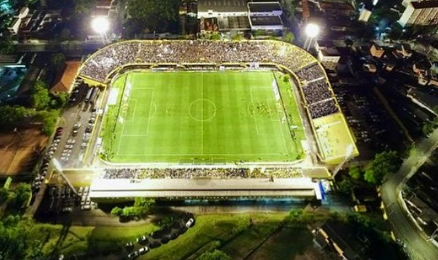 O Corinthians visita a equipe do São Bernardo nesta quinta-feira, às 20 horas (de Brasília), no gramado do Estádio 1º de Maio.