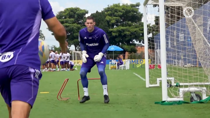 Cruzeiro inicia preparação para jogos no Mineirão com foco na vitória.